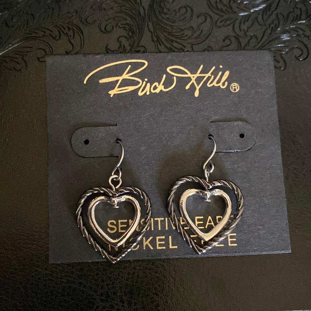 NWT buck hill double heart dangle earrings for sensitive ears